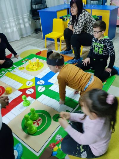 настолни игри - ДГ Звънче - Стамболийски